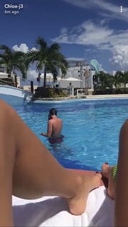 Chloe Meadows feet photo thumbnail