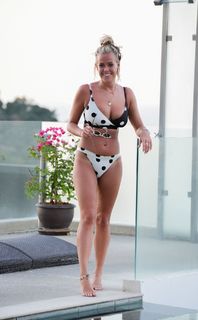 Chloe Meadows feet photo thumbnail