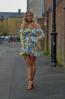 Chloe Meadows feet photo thumbnail