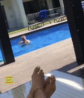 Chloe Meadows feet photo thumbnail