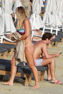 Chloe Meadows feet photo thumbnail