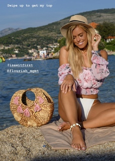 Chloe Meadows feet photo thumbnail