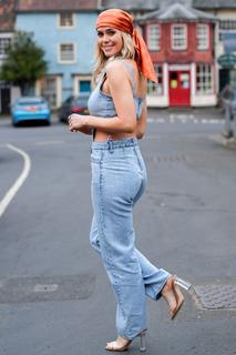 Chloe Meadows feet photo thumbnail
