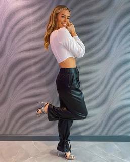Chloe Meadows feet photo thumbnail