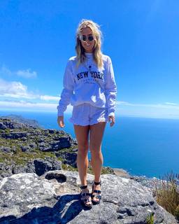Chloe Meadows feet photo thumbnail