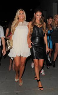 Chloe Sims feet photo thumbnail