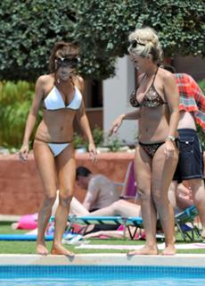 Chloe Sims feet photo thumbnail