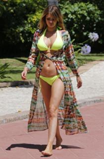 Chloe Sims feet photo thumbnail