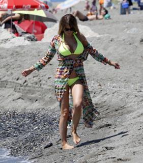 Chloe Sims feet photo thumbnail