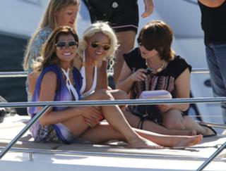 Chloe Sims feet photo thumbnail