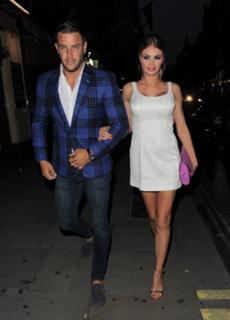 Chloe Sims feet photo thumbnail