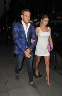 Chloe Sims feet photo thumbnail