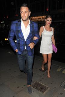 Chloe Sims feet photo thumbnail