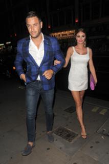 Chloe Sims feet photo thumbnail