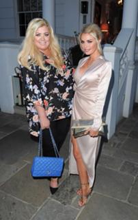Chloe Sims feet photo thumbnail
