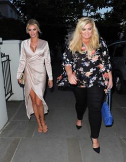 Chloe Sims feet photo thumbnail