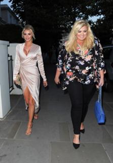 Chloe Sims feet photo thumbnail