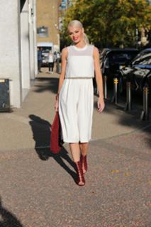 Chloe Sims feet photo thumbnail