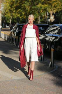 Chloe Sims feet photo thumbnail