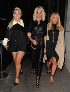 Chloe Sims feet photo thumbnail
