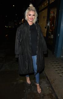 Chloe Sims feet photo thumbnail