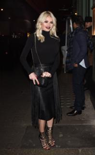 Chloe Sims feet photo thumbnail