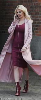 Chloe Sims feet photo thumbnail