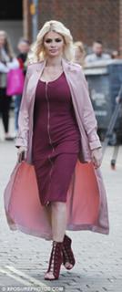 Chloe Sims feet photo thumbnail