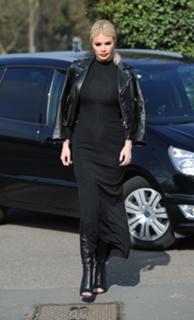 Chloe Sims feet photo thumbnail