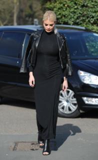 Chloe Sims feet photo thumbnail