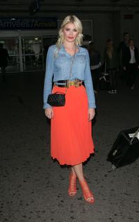 Chloe Sims feet photo thumbnail