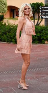 Chloe Sims feet photo thumbnail