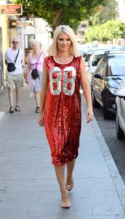 Chloe Sims feet photo thumbnail