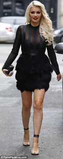 Chloe Sims feet photo thumbnail