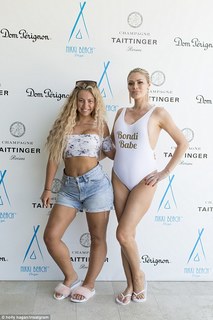 Chloe Sims feet photo thumbnail