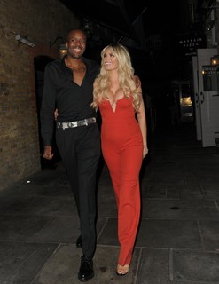 Chloe Sims feet photo thumbnail