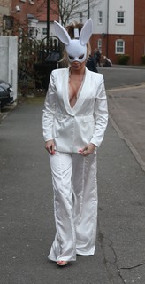 Chloe Sims feet photo thumbnail