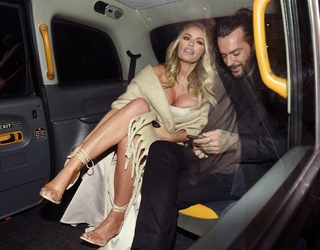 Chloe Sims feet photo thumbnail