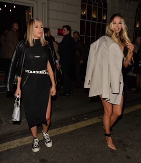 Chloe Sims feet photo thumbnail