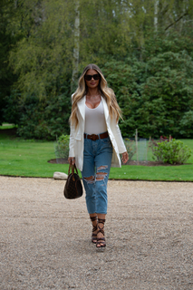 Chloe Sims feet photo thumbnail