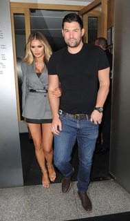 Chloe Sims feet photo thumbnail
