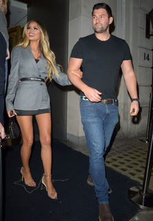 Chloe Sims feet photo thumbnail