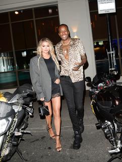 Chloe Sims feet photo thumbnail