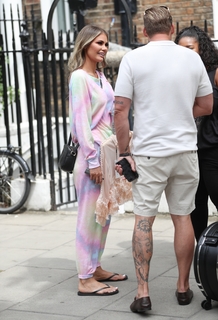 Chloe Sims feet photo thumbnail