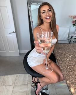 Chloe Veitch feet photo 19
