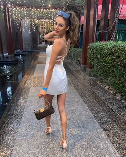 Chloe Veitch feet photo 14