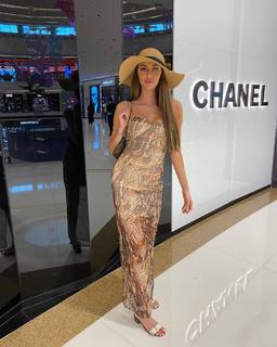 Chloe Veitch feet photo 6