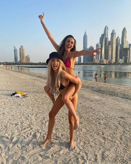 Chloe Veitch feet photo 4