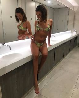 Chloe Veitch feet photo 10