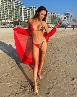Chloe Veitch feet photo 15